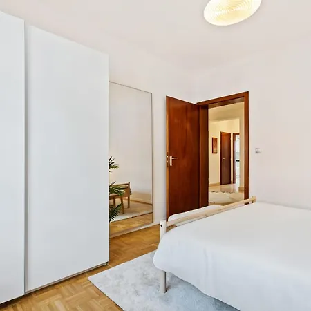 Stylish 2br In Limpertsberg, Near Center Apartment *